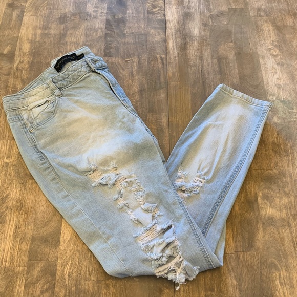 Rue21 Pants - 🌸4/25🌸 Rue 21 Light wash Distressed Jeans